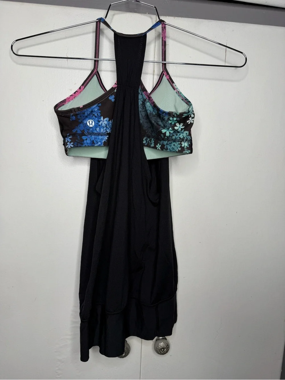 Lululemon C.Y.B. Tank size 4 built in sports bra lot of 7